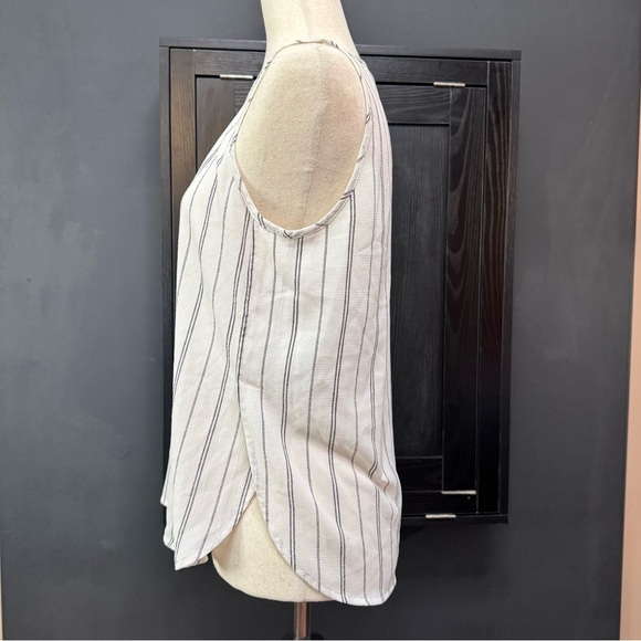 Forever 21 Sleeveless Striped keyhole cutout Blouse – Size Small - Picture 3 of 5